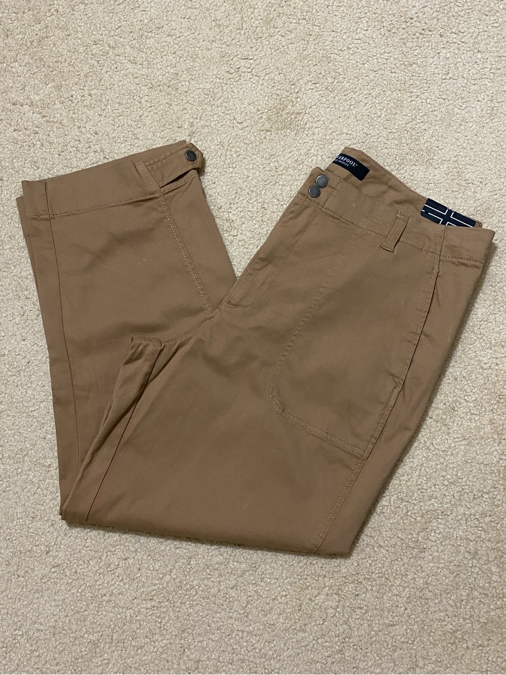 NWOT LIVERPOOL Relaxed Fit Cropped Soft Khaki Pants Women's Size 16/33